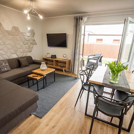 Apartamenty Baltyckie - Sloneczna Oaza - Parking, Taras, Ogrod, Wifi Устка Экстерьер фото
